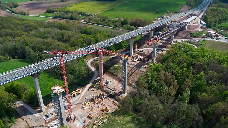 Was genehmigt ist, wird gebaut. Neue Projekte werden im Autobahnbau zunächst nicht mehr angefangen.