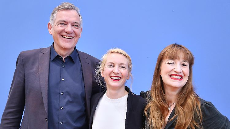 Die Linken-Spitze scheint ihre Linie festgezurrt zu haben: Jan van Aken, Ines Schwerdtner und Heidi Reichinnek (v. l.n.r.).