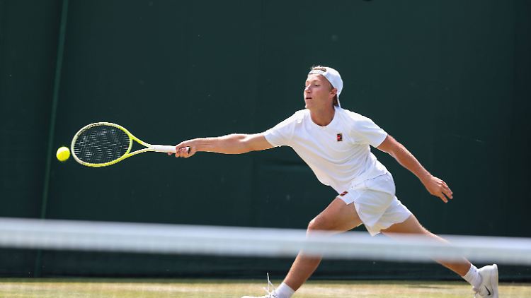 Max Schönhaus streckte sich im WImbledon-Halbfinale vergeblich.