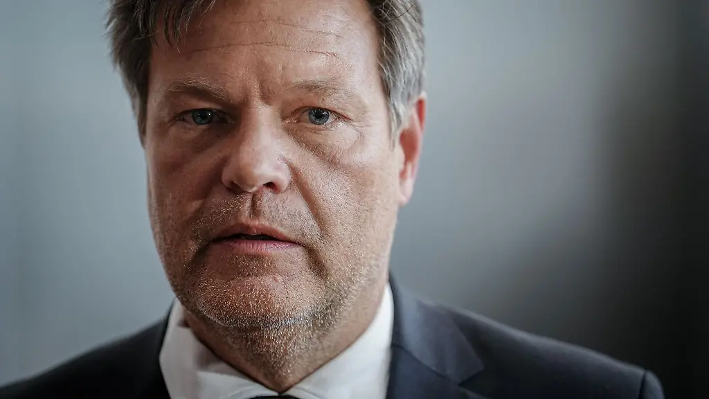 Bundesminister-fuer-Wirtschaft-und-Klimaschutz-Robert-Habeck-Buendnis-90-Die-Gruenen