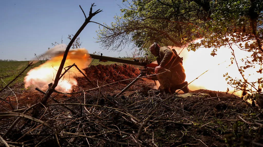 2023-05-03T215408Z-850271514-RC2WQ0AKQ627-RTRMADP-3-UKRAINE-CRISIS-EAST