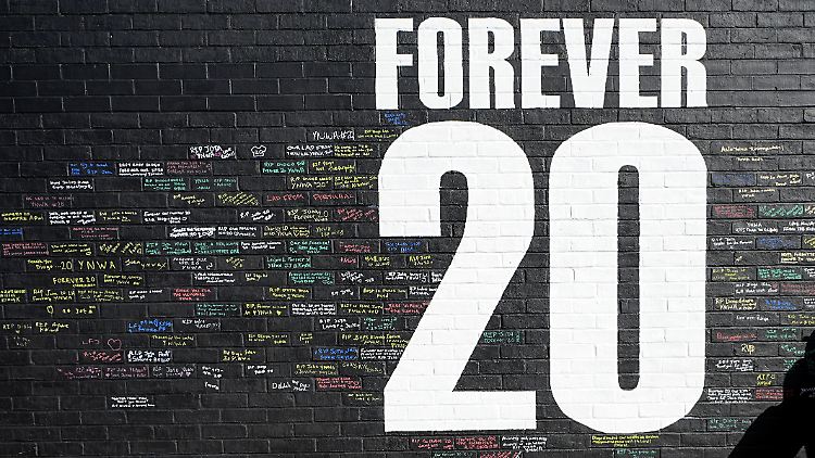 Ein Mural in Liverpool verkündet es schon länger: Forever 20.