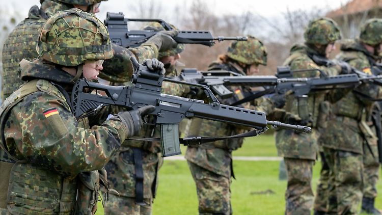 Das Beschaffungsamt bereitet bereits die Ausstattung der angestrebten Vergrößerung der Truppe auf 460.000 Soldaten und Reservisten vor.