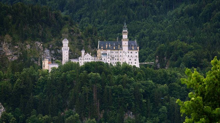 Blick auf Schloss Neuschwanstein im Allgäu.