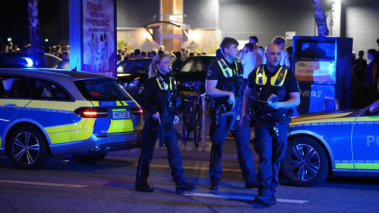 Die Polizei rückte mit einem Großaufgebot an und sicherte den Tatort