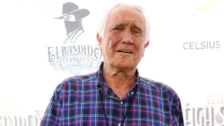 Einmal 007, immer 007: George Lazenby, hier 2022 auf einem Event.