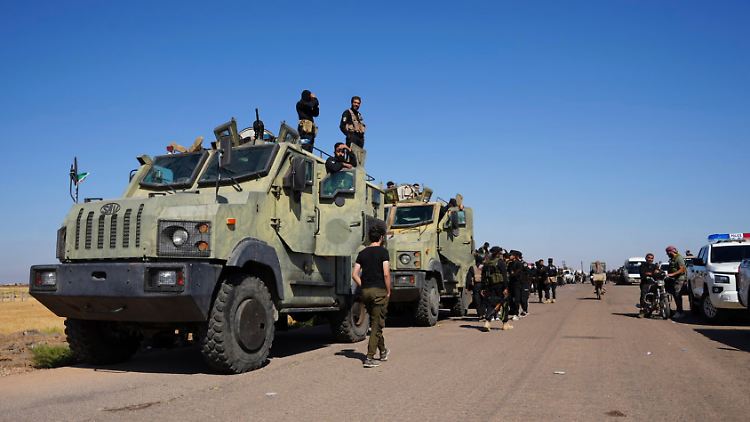 Syrische Sicherheitskräfte am Rande der Provinz Suwaida.
