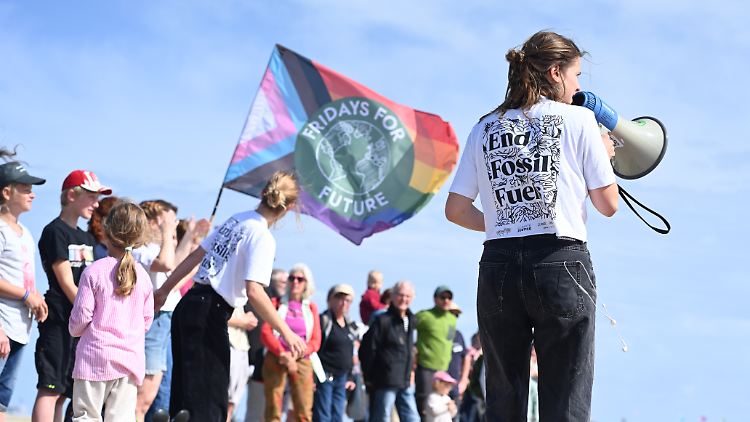 "Erdgas ist ein Riesen-Klimakiller", sagte Neubauer.