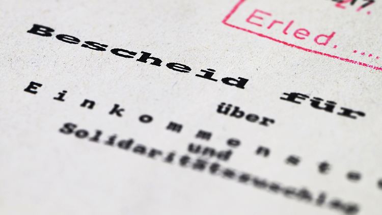 Nur noch für wenige Pflicht: Den Solidaritätszuschlag zahlen heute vor allem Gutverdiener und Kapitalanleger.