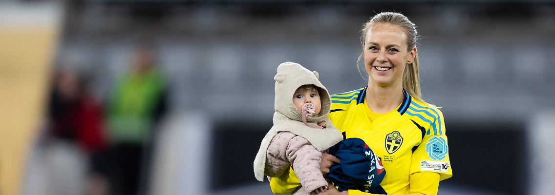 Amanda Ilestedt kehrte im März 2025 in die schwedische Nationalmannschaft zurück – rund sieben Monate nach der Geburt ihrer Tochter Mila