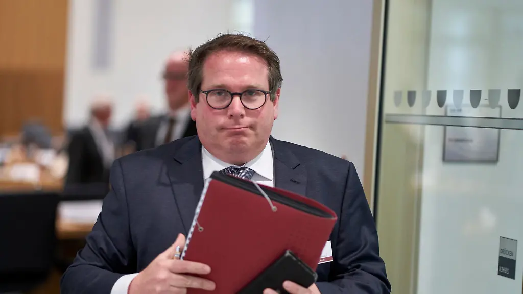 ADD-Chef-Thomas-Linnertz-steht-nach-einer-Aussage-im-U-Ausschuss-Flutkatastrophe-erneut-in-der-Kritik