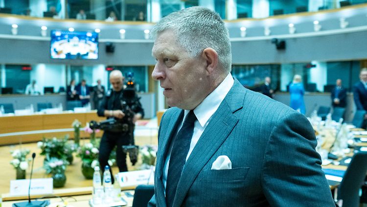 Der slowakische Ministerpräsident Robert Fico forderte eine Ausnahmeregelung für russische Gaslieferungen an die Slowakei bis zum Jahr 2034.