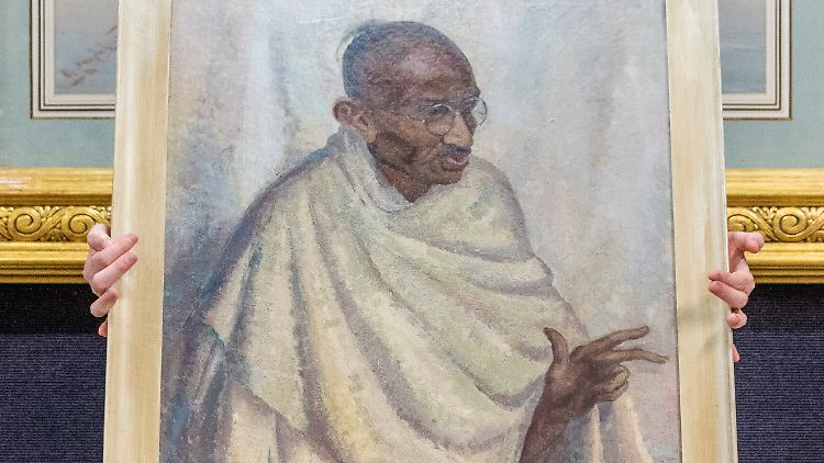 Das Gandi-Ölgemälde der Künstlerin Clare Leighton war bisher in Familienbesitz. 
