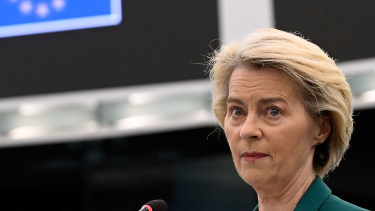 Von der Leyens Ansehen im Europaparlament ist bereits beschädigt. Rechtsextreme Gruppen hatten einen Misstrauensantrag gegen sie gestellt. 