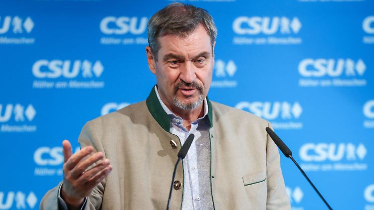  "Jeder soll mal bisschen runterkühlen, die Beine mal ins Wasser hängen oder egal, was man so macht", sagt Markus Söder. 