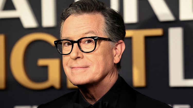 "The Late Show with Stephen Colbert" ist eine US-amerikanische Late-Night-Show.
