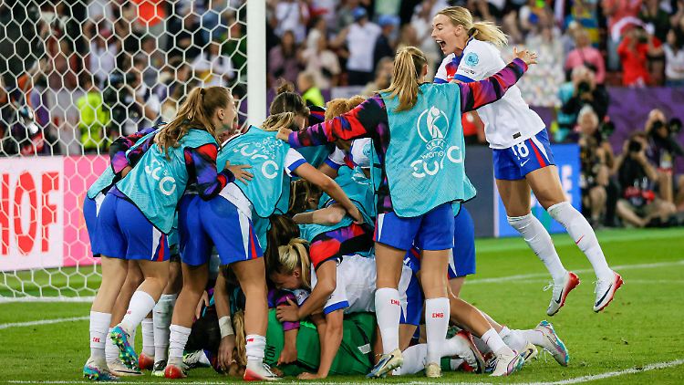 England zieht ins Halbfinale ein - und jubelt nach der Zitterpartie gegen Schweden