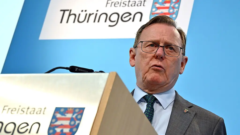 Bodo-Ramelow-Die-Linke-Ministerpraesident-von-Thueringen-spricht-nach-der-Kabinettsklausur