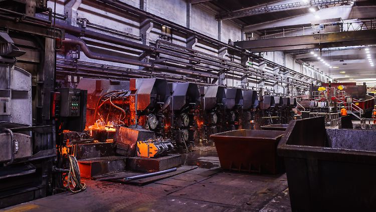 Ein Stahlwerk der Badischen Stahlwerke GmbH.