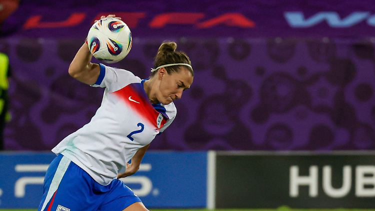 Lucy Bronze ist bei der Frauen-Fußball-WM erfolgreich. 