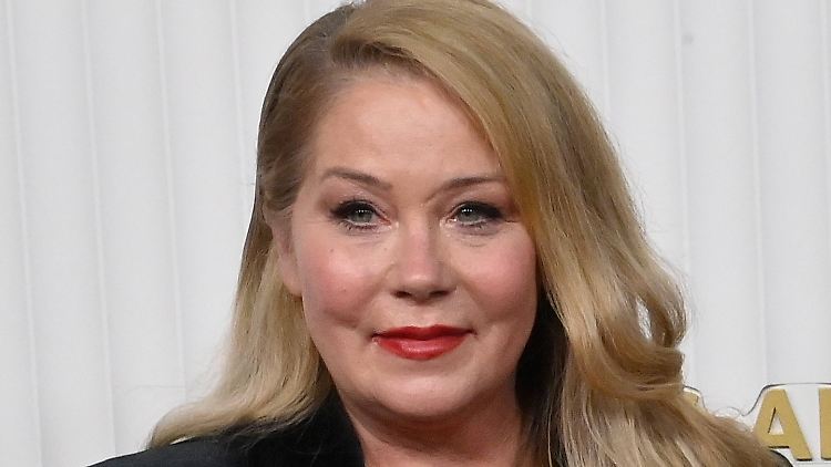 Christina Applegate blickt in Buchform auf ihr bewegtes Leben zurück.