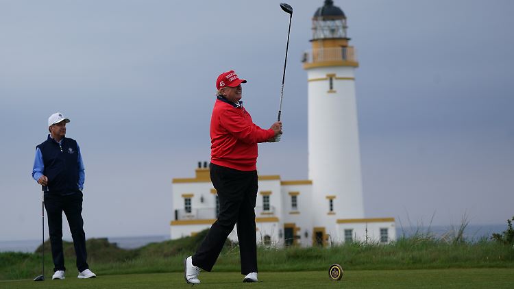 Trump auf seinem Golfplatz Turnberry in Schottland 2023.