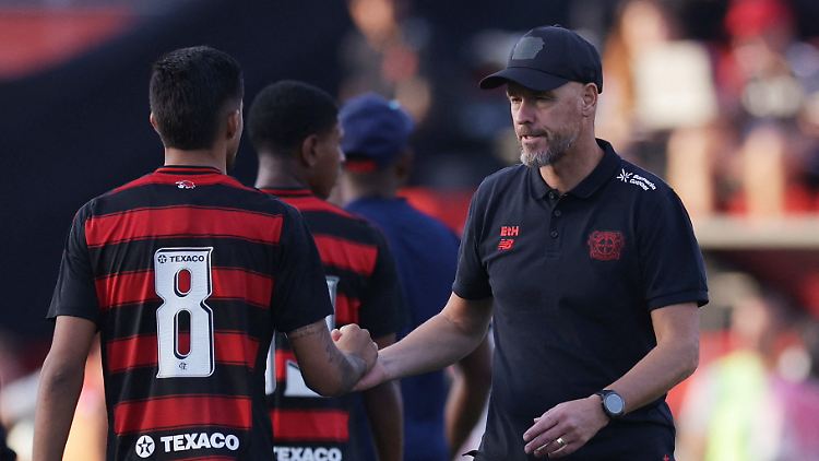 Erik ten Hag erlebte einen schlimmen Testkick seiner Leverkusener.
