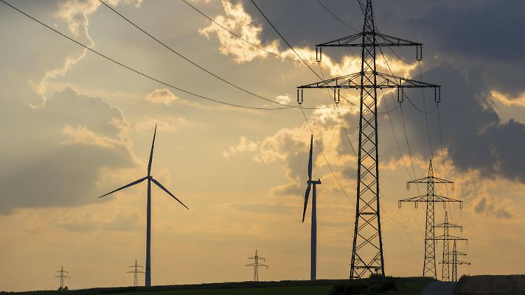 In zehn Jahren haben sich die Netzentgelte für Stromnetze von 15,9 Milliarden Euro auf 33 Milliarden Euro verdoppelt. 