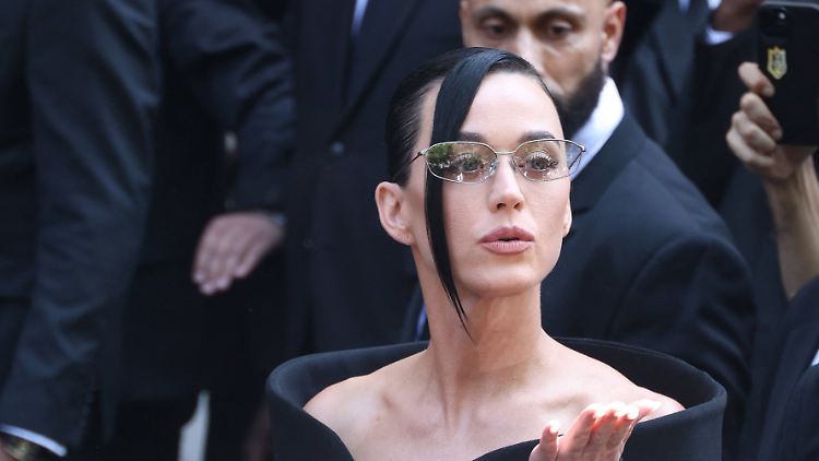 Katy Perry hat bei einem Konzert einen kleinen Schockmoment erlebt.