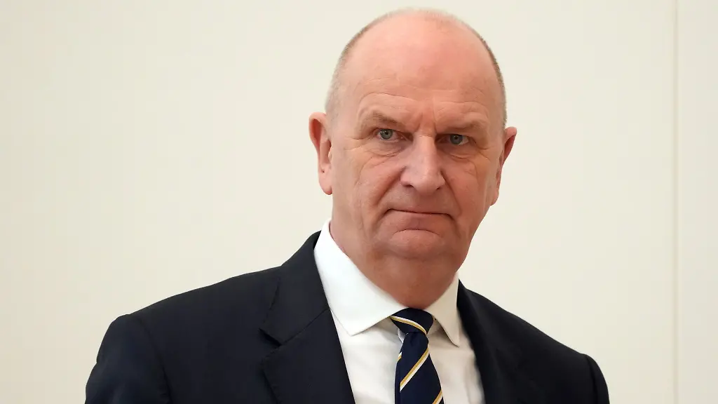 Dietmar-Woidke-SPD-Ministerpraesident-von-Brandenburg-aufgenommen-im-Landtag