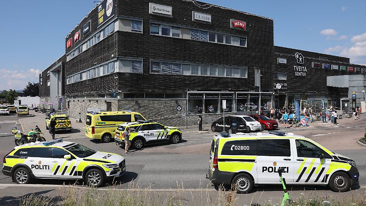 Die Polizei sperrte das Einkaufszentrum nach dem Vorfall ab - der Täter war aber bereits verschwunden.
