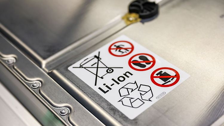 Lithium-Ionen-Akkus sind in vielen Geräten verbaut. (Symbolbild)