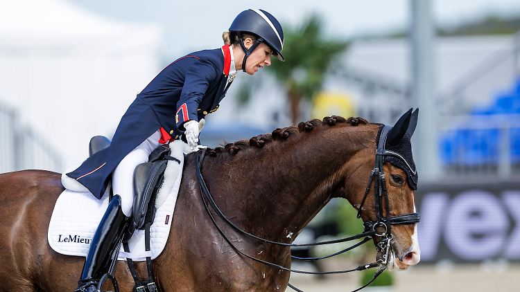 Dreifache Olympiasiegerin Charlotte Dujardin mit ihrem Pferd Imhotep.