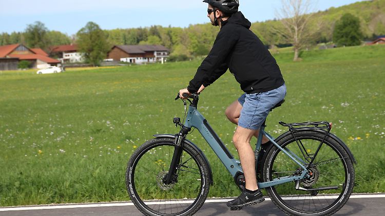 Das Entice L Season markiert bei Kalkhoff mit 3000 Euro den preislichen Einstieg ins Pedelec-Angebot.
