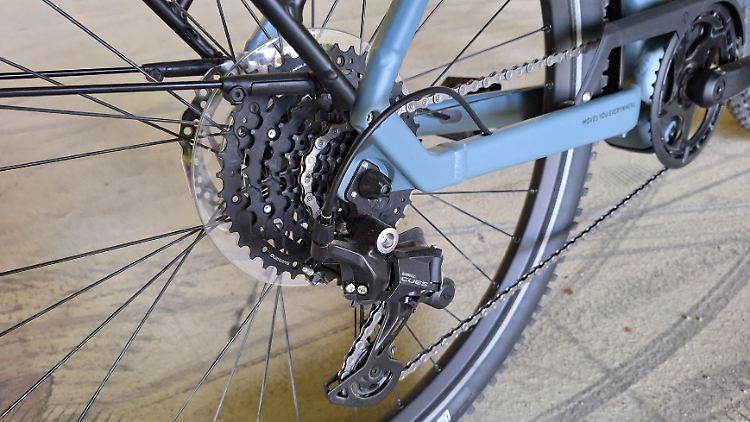 Preiswert und im Alltagsbetrieb angenehm unauffällig: die Shimano Cues-Schaltung mit neun Gängen.
