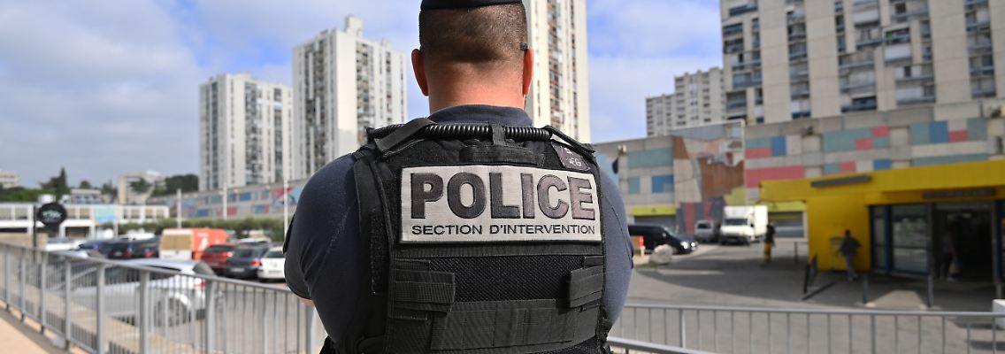 AFP__20231012__33Y47B4__v1__HighRes__FrancePoliceDrugCrime.jpg