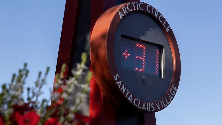 Seltener Anblick in Rovaniemi: Das Thermometer zeigt 31 Grad.