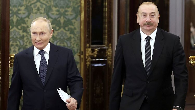 Aserbaidschans Präsident Ilham Aliyev (r.) bei einem Besuch in Moskau im Oktober anlässlich des Treffens der Oberhäupter der CIS-Staaten.