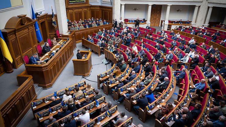 Eine internationale Organisation wirft der Ukraine vor, eines der korruptesten Länder Europas zu sein. Das ukrainische Parlament geht nun gegen Antikorruptionsbehörden vor.