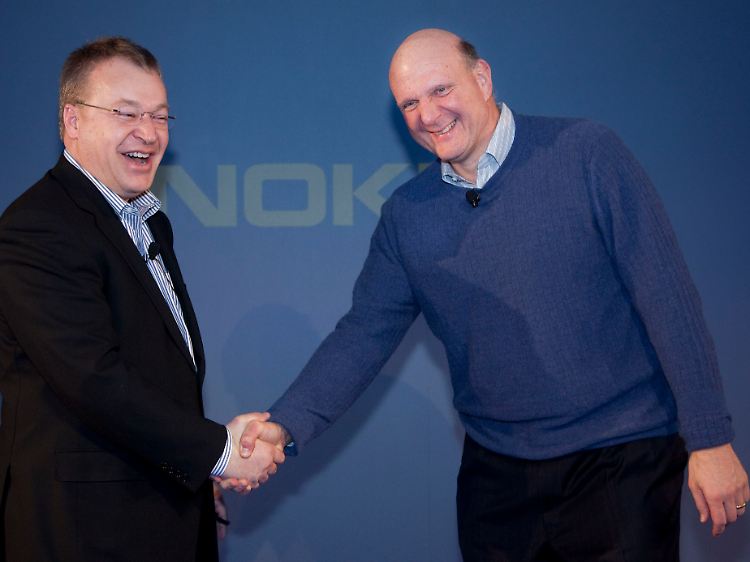 Nokia-Chef Stephen Elop und Microsoft-Chef Steve Ballmer - profitieren beide von der Partnerschaft?