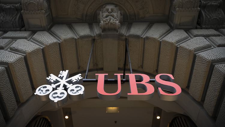 Die UBS Group AG ist eine Schweizer Großbank mit Sitzen in Zürich und Basel. 
