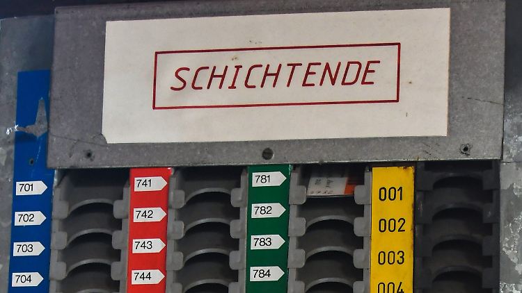 Pünktlich nach acht Stunden ausstempeln: Das wollen 72 Prozent der Befragten.