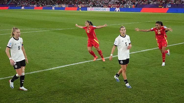 Spaniens Glück und Deutschlands Frust in einem Bild.