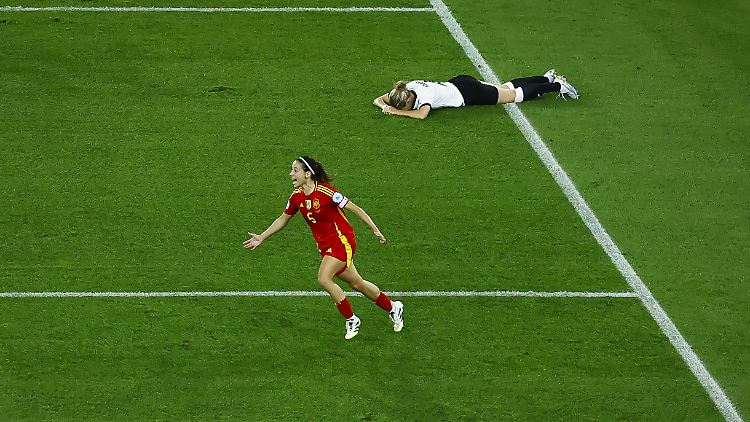 Bonmatí feiert nach ihrem "Geniestreich" zum 1:0 gegen Deutschland. 