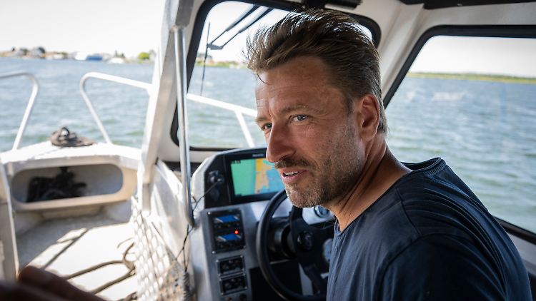 Schilling ist ständig zwischen Öhe, Hiddensee und Rügen unterwegs.