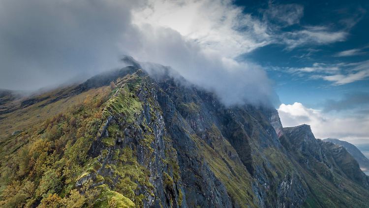 Eine zerklüftete Bergkette im norwegischen Gildeskål (Symbolbild).