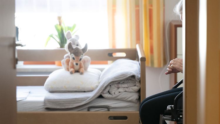 Mehr als 3000 Euro kostet mittlerweile der Eigenanteil im ersten Jahr der Pflege im Heim.