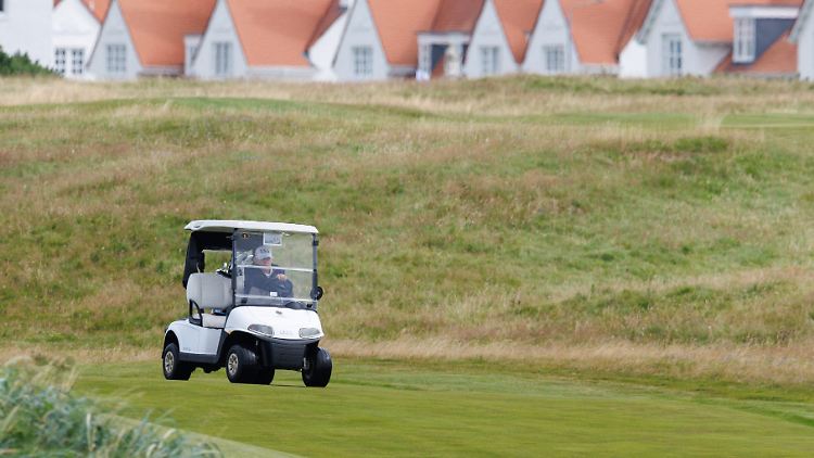 Trump spielt sich bereits seit Freitag warm auf seinem eigenen Golfplatz in Schottland. Von der Leyen wird am Sonntag erwartet. 