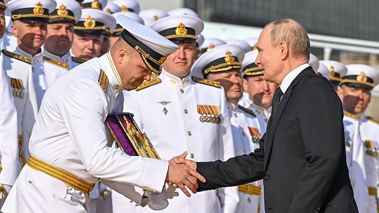 Bereits bis Jahresende würden zwei Marineinfanteriebrigaden in Divisionen umgewandelt, sagte Putin. 