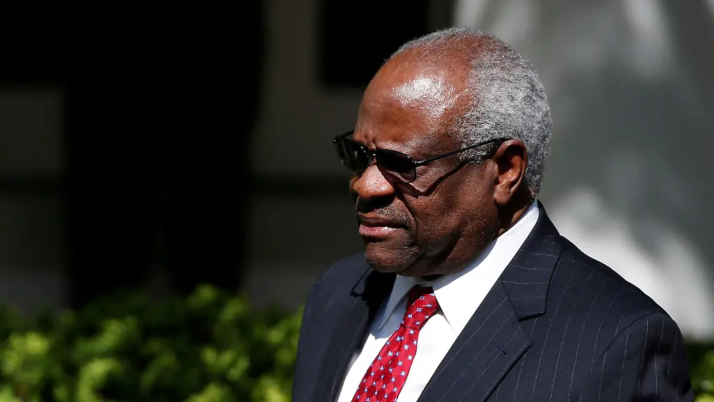 2023-04-10T210208Z-1403543094-RC2WB0AO64XR-RTRMADP-3-USA-COURT-JUSTICE-THOMAS